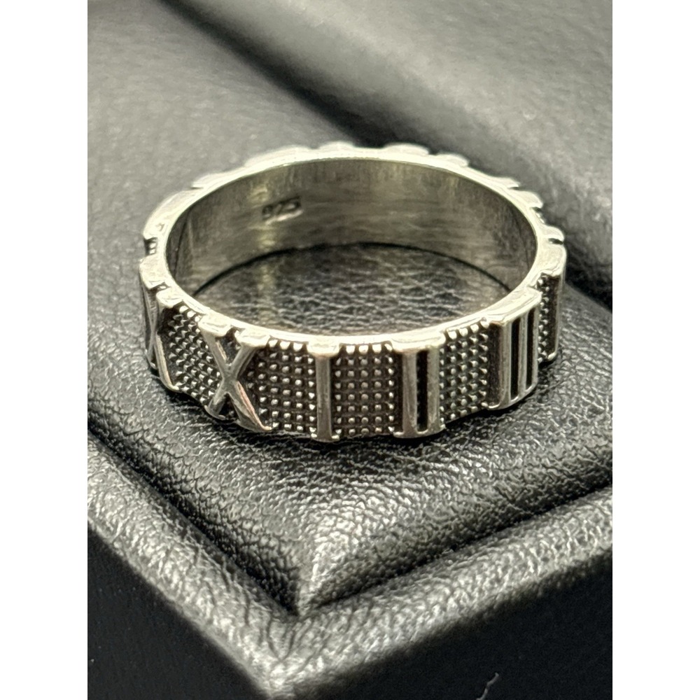New Condition Sterling Silver Roman Numerals Ring Size 7 E12